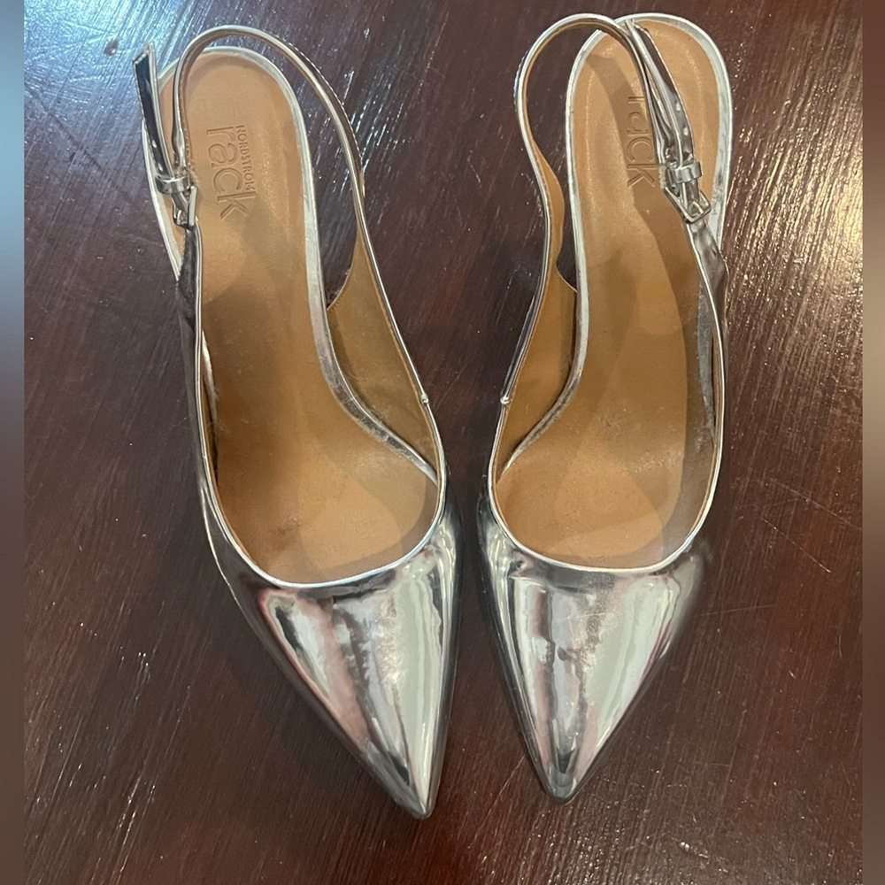 Chic Silver Slingback Heels